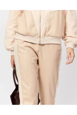 Korting π€© Jijil Bomber Jackets Beige π 10 Korting π€© Jijil Bomber Jackets Beige π -Goedkope JACQUELINE winkel a2c94c44884fb9357f27973833b81890